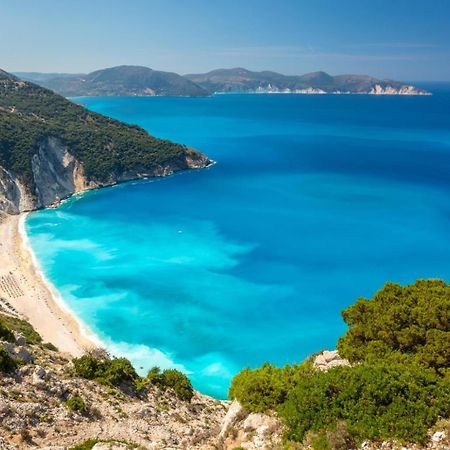 Villa Europe Ena Lakithra Bagian luar foto